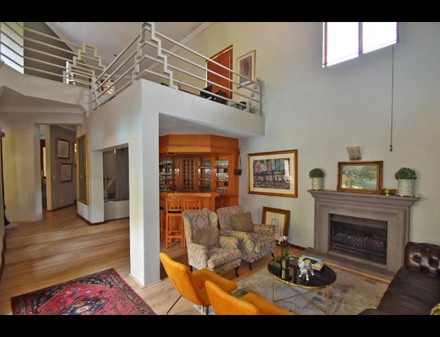 4 BEDROOM HOUSE FOR SALE IN BENMORE GARDENS